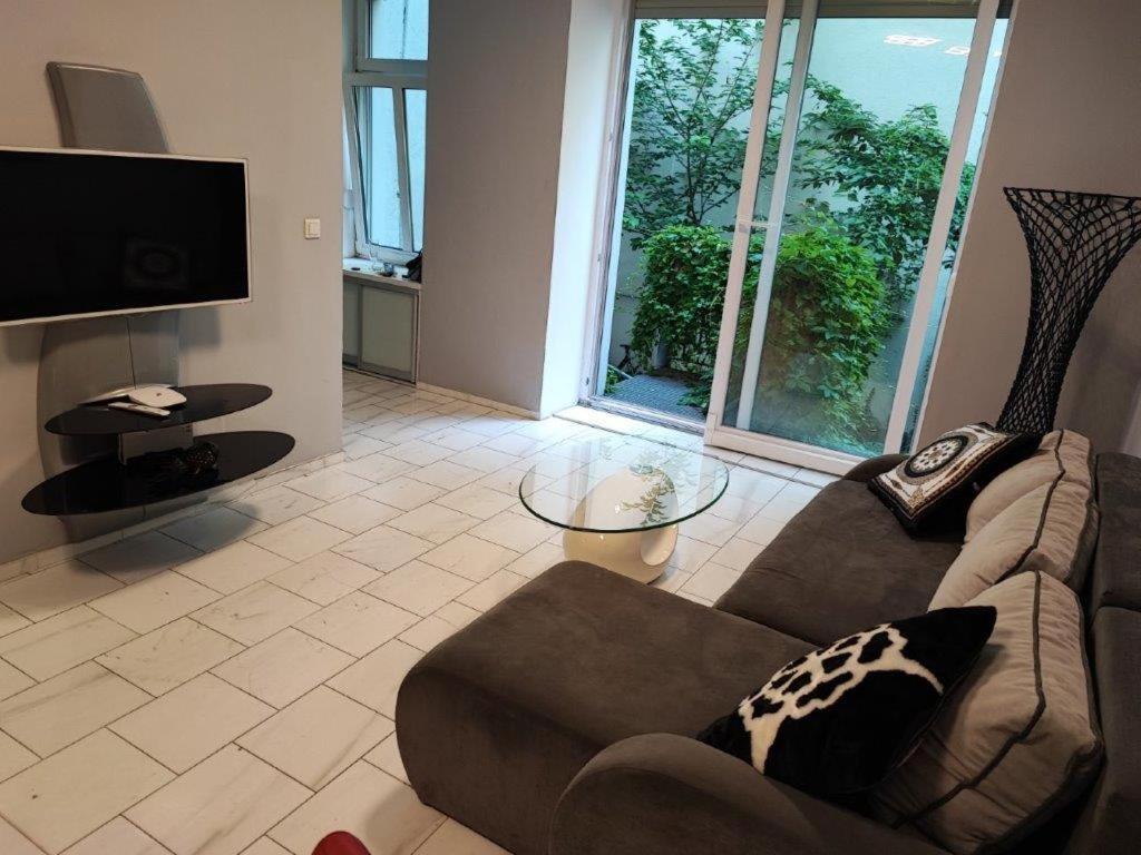 Central Vienna Apartment With Unique 40M2 City Garden & Self Check In Ngoại thất bức ảnh