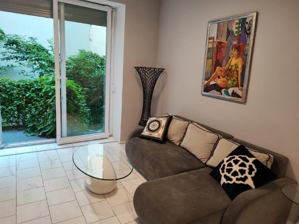 Central Vienna Apartment With Unique 40M2 City Garden & Self Check In Ngoại thất bức ảnh