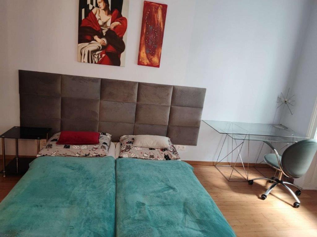 Central Vienna Apartment With Unique 40M2 City Garden & Self Check In Ngoại thất bức ảnh