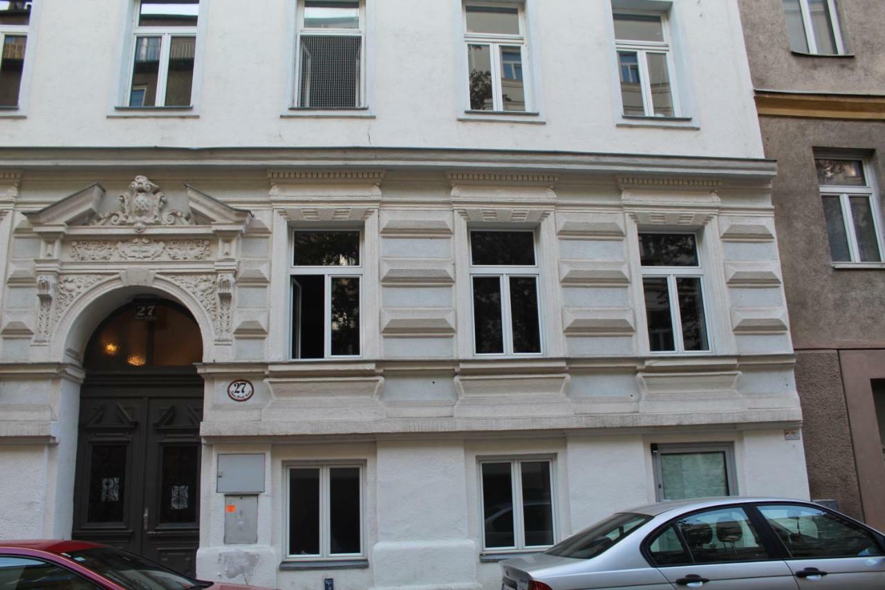 Central Vienna Apartment With Unique 40M2 City Garden & Self Check In Ngoại thất bức ảnh